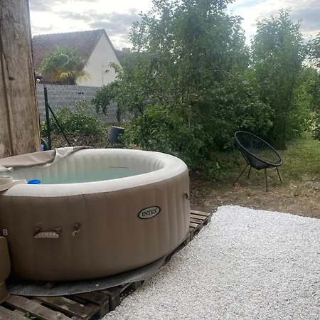 Charmante Du 17eme Siecle A Lilette Avec Jacuzzi Et Proche Riviere