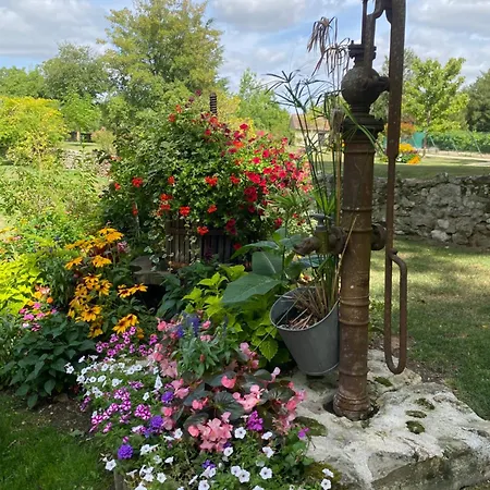 Charmante Du 17eme Siecle A Lilette Avec Jacuzzi Et Proche Riviere * Buxeuil (Vienne)